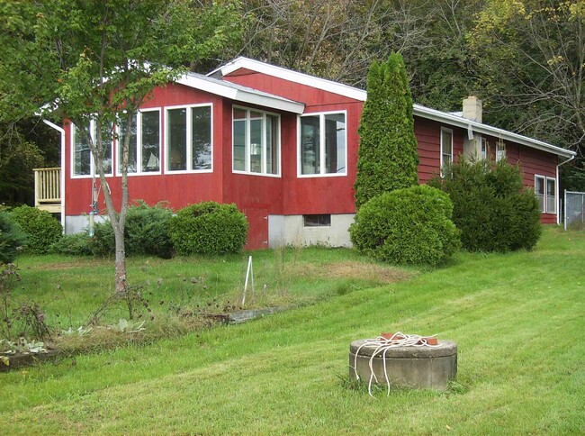 Building Photo - 392 Manchester Rd