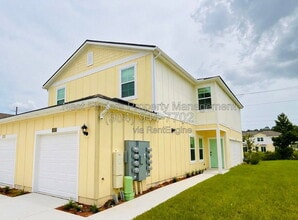 Building Photo - 102 Java Ln