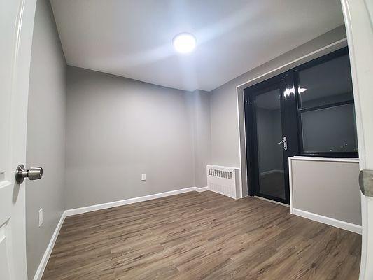 Foto del edificio - 2 bedroom in BRONX NY 10467