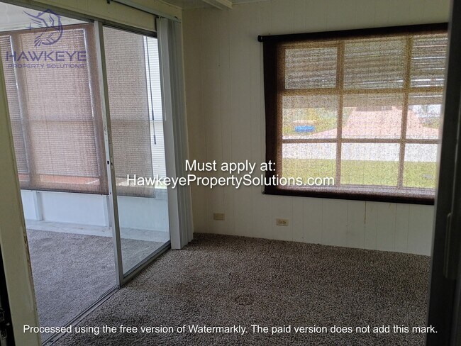 Foto del edificio - 435 Lazy Lake Dr W