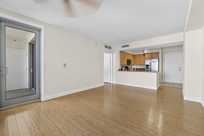 Foto del edificio - 1830 Radius Dr