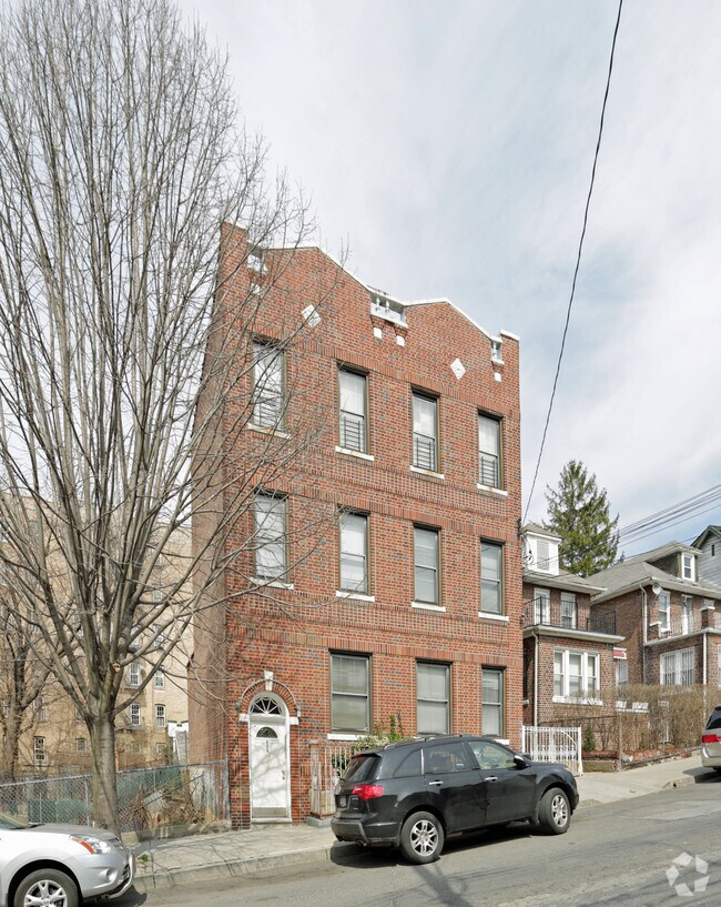 Building Photo - 633 E 223rd