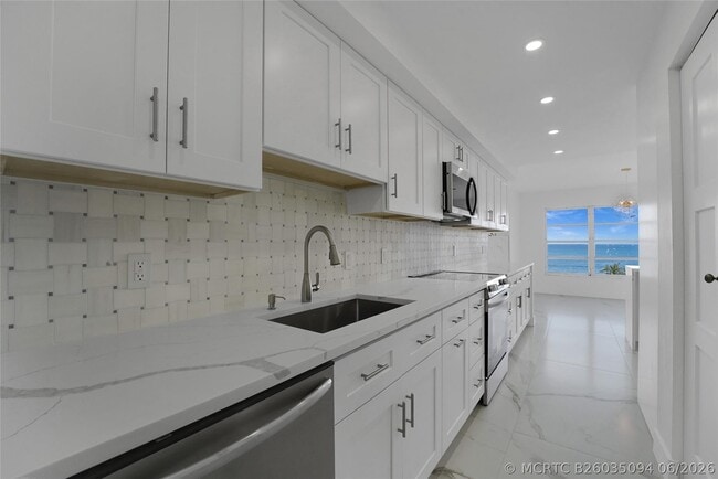 Building Photo - 3900 Galt Ocean Dr