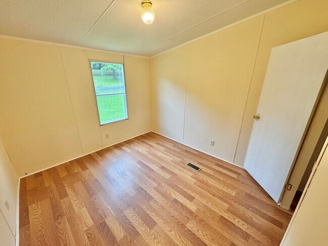 Foto del edificio - Statesville - 4BR/2BA