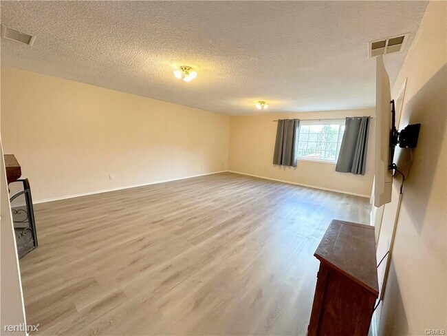 Foto del edificio - 3 br, 3 bath House - 4116 New York Ave