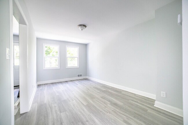 Foto del edificio - 7701 Paddock Way
