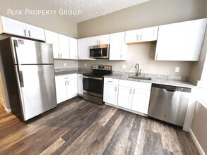 Building Photo - 1359-1365-1365 Summit St