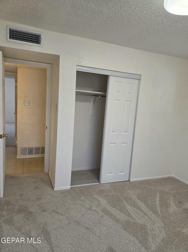 Building Photo - 5632 Salem Dr