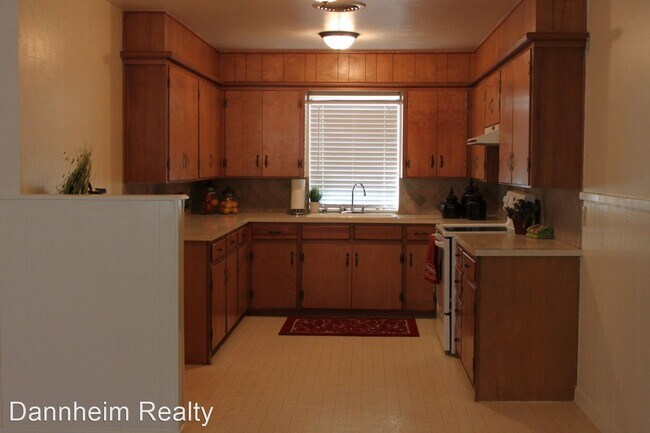 Building Photo - 4 br, 2 bath House - 4420 33rd Street