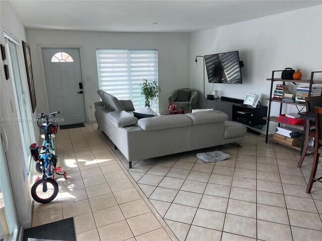 Foto del edificio - 14345 SW 98th Terrace