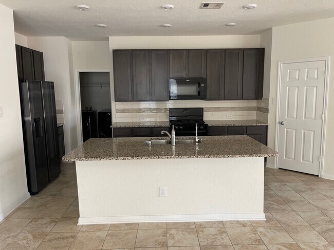 Foto del edificio - 4802 Greenfield Springs Ln