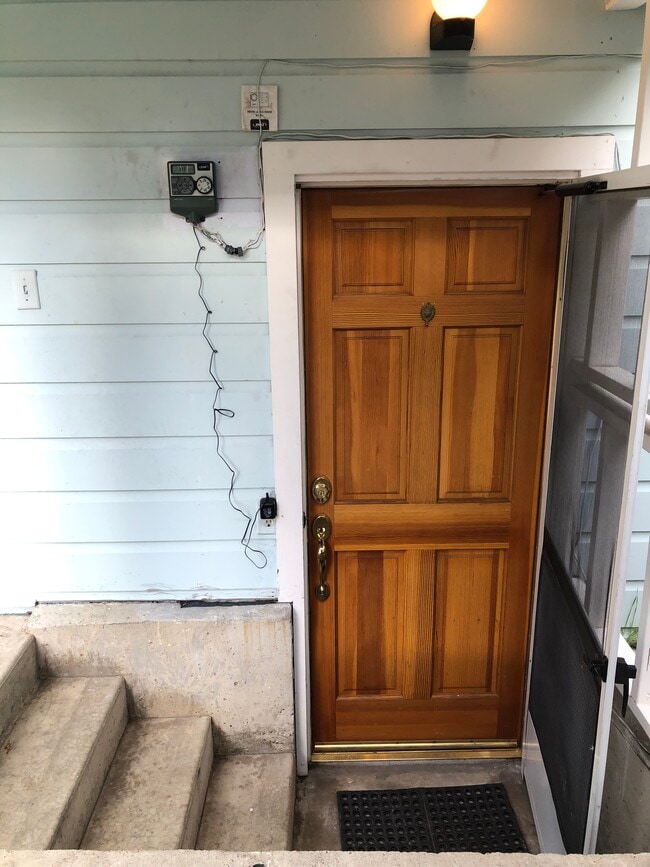 Door to unit - 2749 Kinney Dr