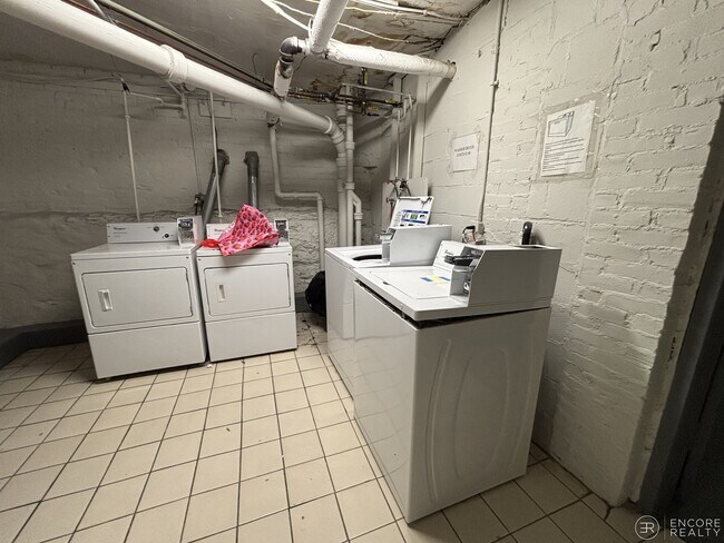 Foto del edificio - 4 Farrington Ave