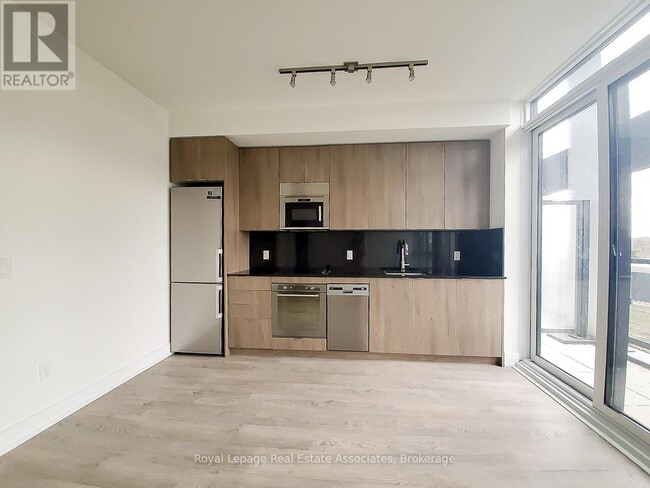 Building Photo - 5 Mabelle Ave