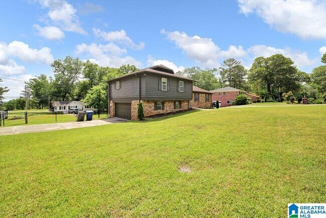 Foto del edificio - 2274 Locke Cir