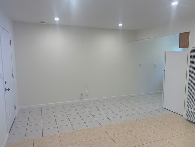 Recessed lighting - 28 Finger Ave