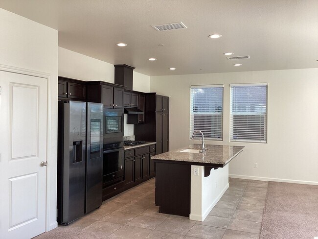 Building Photo - 6319 E Creek View Ln