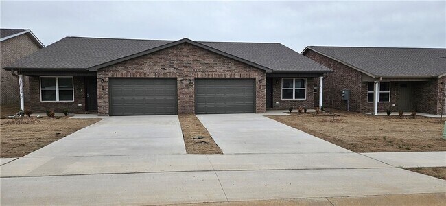 Building Photo - 527 NW 69th Ave
