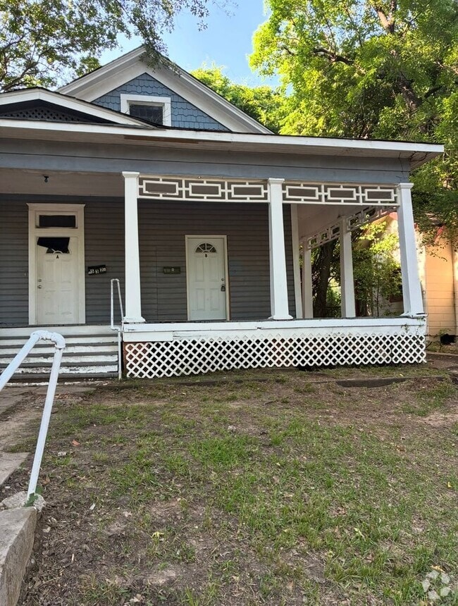 Building Photo - 532 Egan St