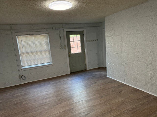 Foto del edificio - 112 17th St SW