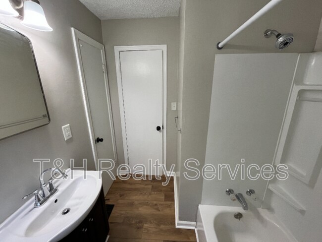 Foto del edificio - 1750 N Whittier Pl