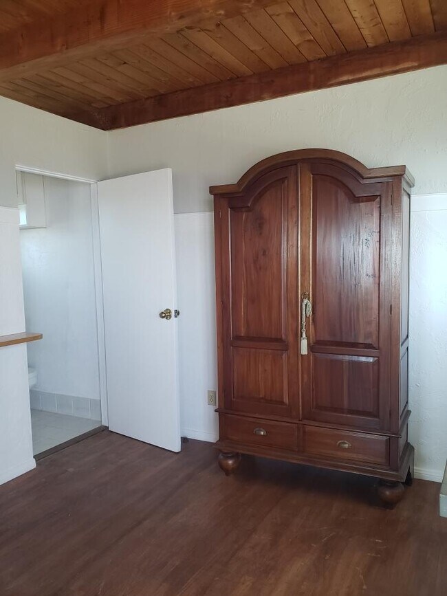 Foto del edificio - 1324 W 35th St