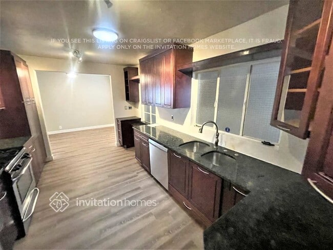 Building Photo - 1507 W Mitchell Dr