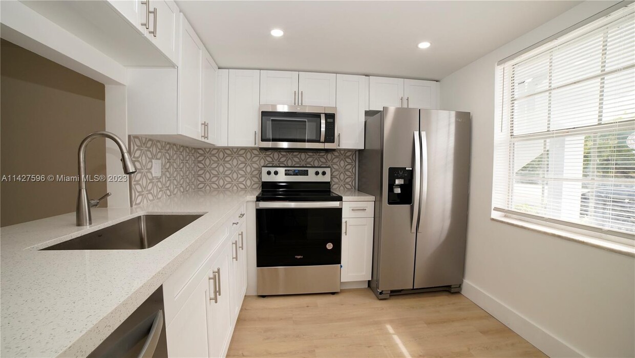 Primary Photo - 4291 NW 9th Ave