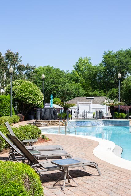 Foto del edificio - 5730 Thomasville Rd