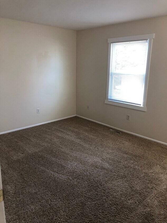 Bedroom 2 - 605 Schuring Rd