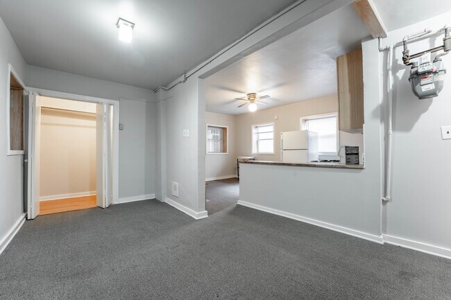 Building Photo - 2071 N Leavitt St