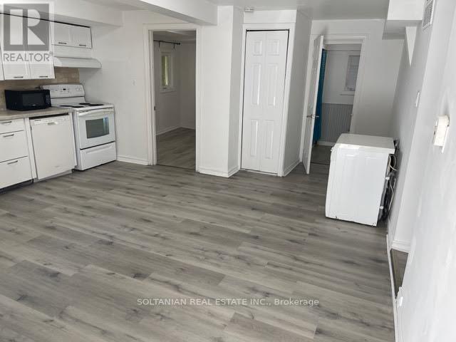 Building Photo - 257 Parkwood Ave