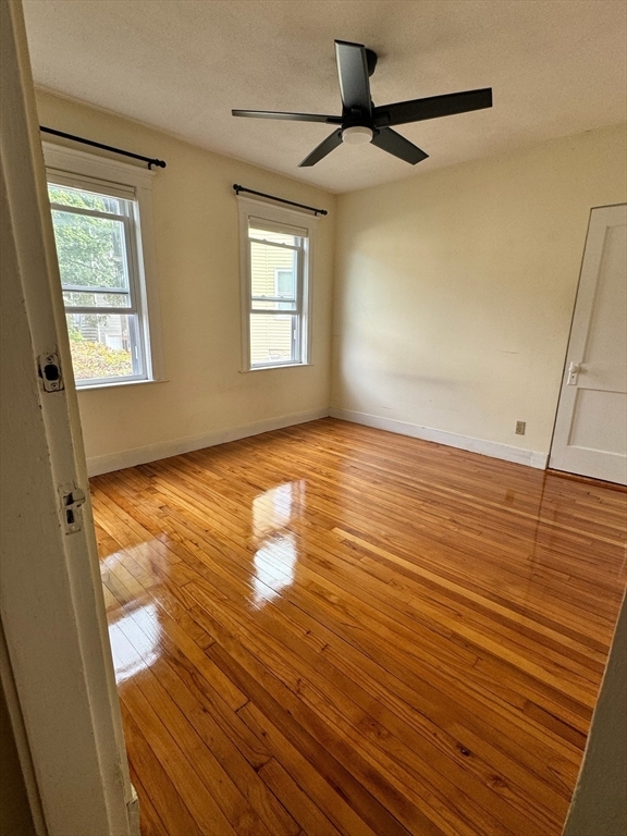 Foto del edificio - 257 Powderhouse Blvd