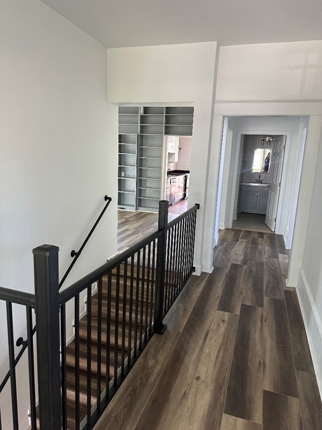 Building Photo - 141 Vine St