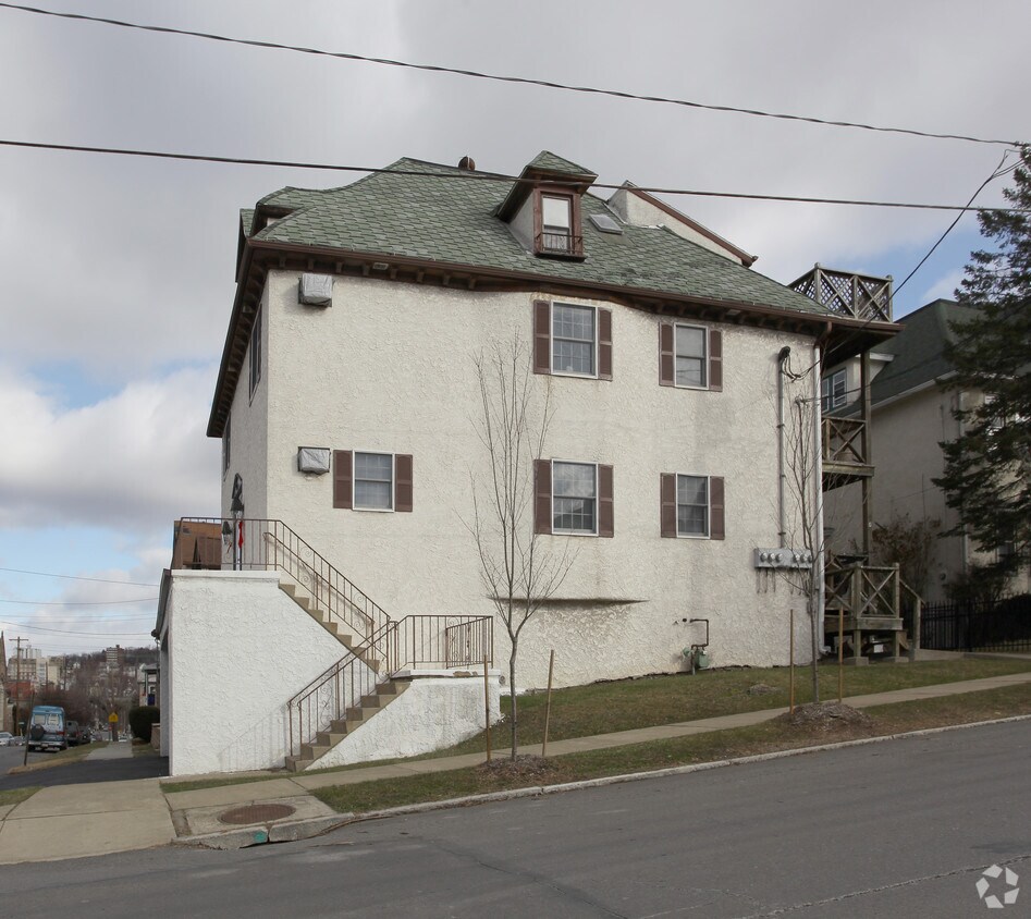 Foto del edificio - 329-331 S Webster Ave