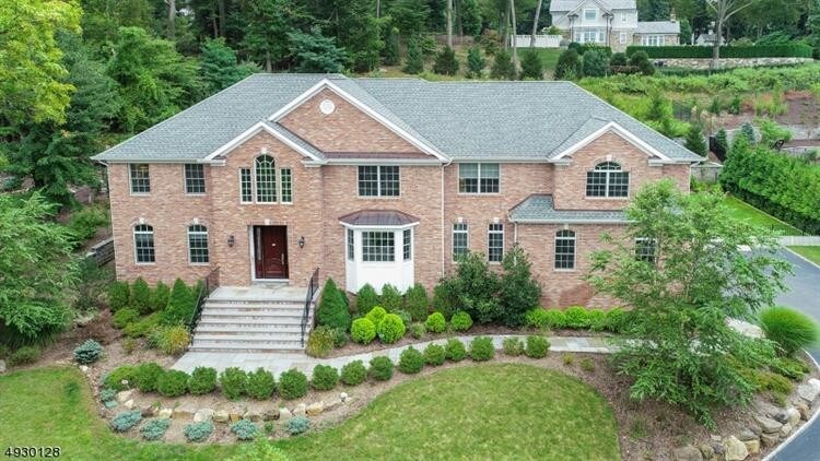 Primary Photo - 85 Farbrook Dr