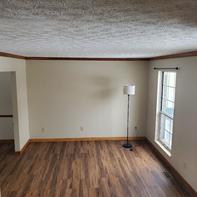 Building Photo - 315 High Meadows Village Dr