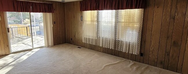 Foto del edificio - Charming 2-Bed Pueblo West Home with Vintage Character & Covered Parking