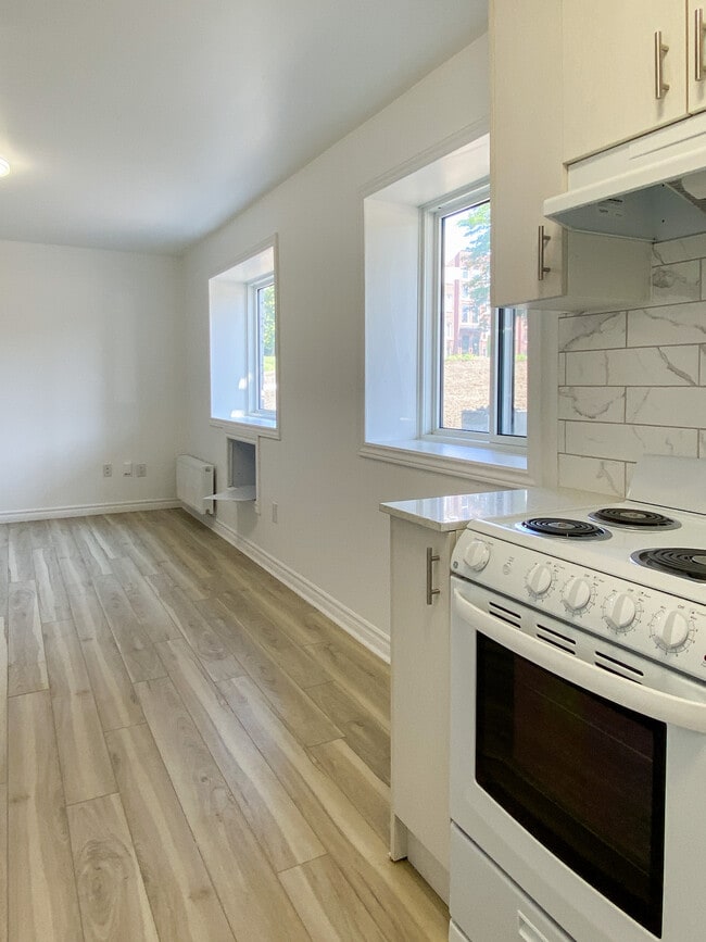 Building Photo - 630 Cummings Ave