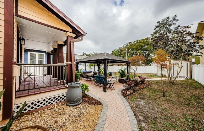 Foto del edificio - 308 E Ross Ave