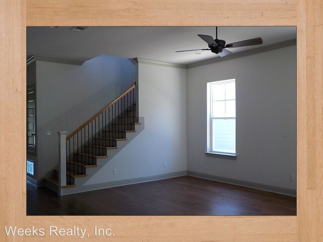 Building Photo - 1612 E Moreno St