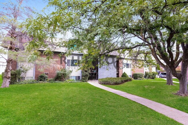 Foto del edificio - 1767 Willowbrook Dr