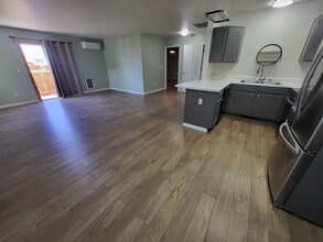 Building Photo - 201 Nightingale Dr