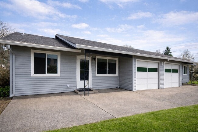 Photo - 615 E 22nd St House