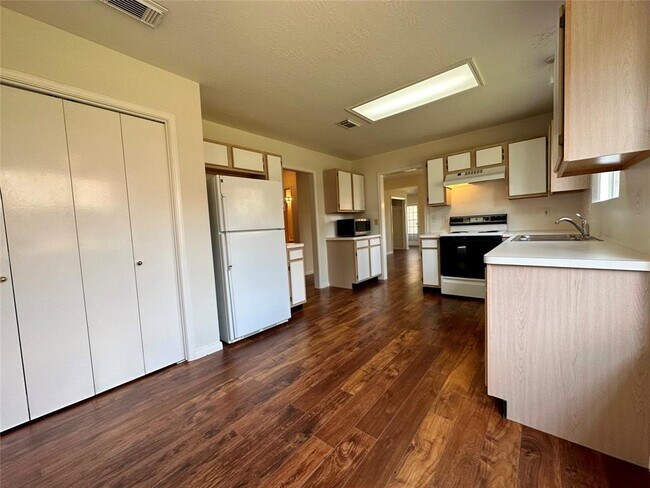 Foto del edificio - 3503 N Peach Hollow Cir
