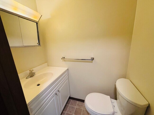 Foto del edificio - 2 Bedroom, 1.5 Bath Townhouse