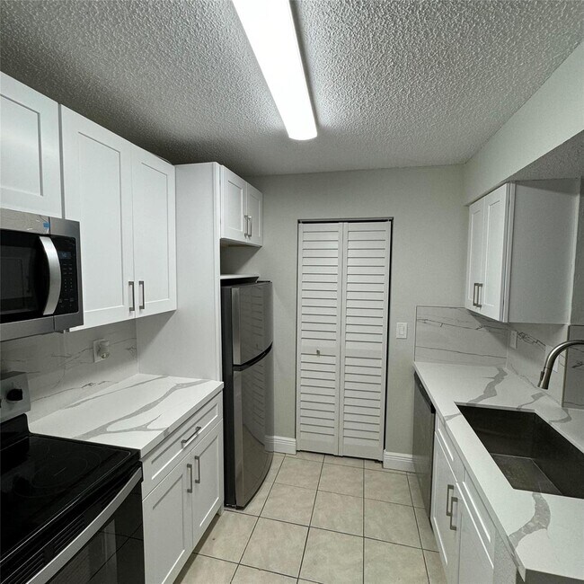 Building Photo - 4055 W McNab Rd