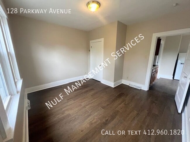 Foto del edificio - 128 Parkway Ave