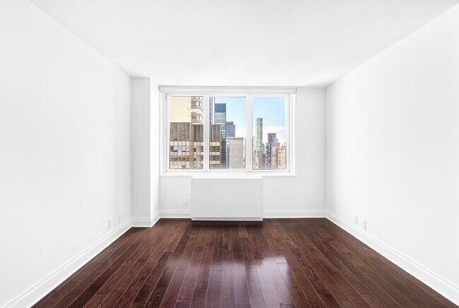 Building Photo - 212 E 47th St