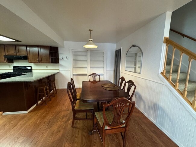 Foto del edificio - Charming 4-Bedroom Family Home with Hidden...